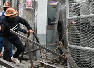 Bolívia: protestos desafiam governo após aumento de combustíveis Bolívia: protestos desafiam governo após aumento de combustíveis