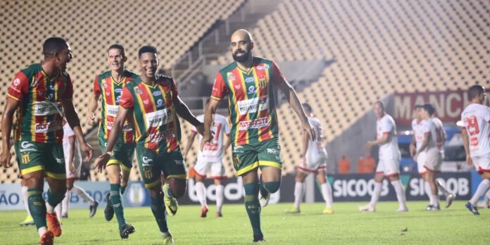 Futebol nacional tem fim de semana de clássicos