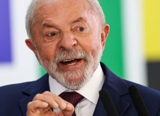 Lula anuncia isenção de visto a cidadãos chineses Lula anuncia isenção de visto a cidadãos chineses