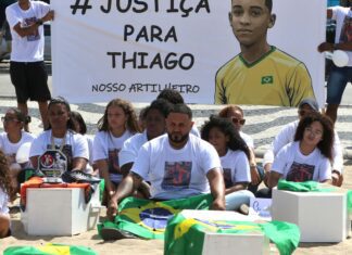 No Rio, manifestantes cobram justiça por Thiago Menezes Flausino No Rio, manifestantes cobram justiça por Thiago Menezes Flausino