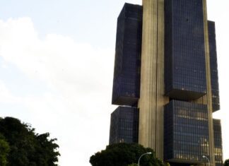 BC aperta regras de provedores de TI para instituições financeiras