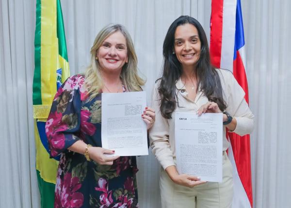 ivana-bastos-e-prefeita-de-lencois-assinam-convenios-de-r-5-milhoes-para-educacao-e-esporte-1768296838