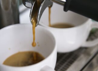 Preços altos derrubam consumo de café no Brasil em 2025
