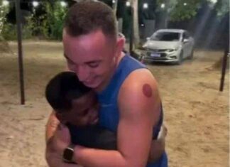 VÍDEO: João Gomes Presenteia Cantor Mirim Baiano