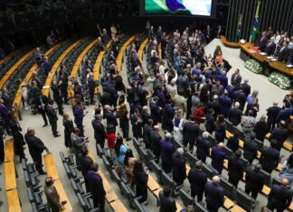 Abertura do Congresso Nacional: por carta, Lula pede fim da escala 6×1 Abertura do Congresso Nacional: por carta, Lula pede fim da escala 6x1