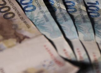 Câmara aprova reforma tarifária e zera impostos de itens Câmara aprova reforma tarifária e zera impostos de itens