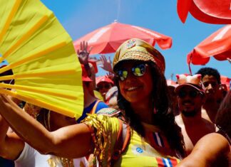 De samba a Beatles, 46 blocos agitam o Carnaval no Rio nesta segunda De samba a Beatles, 46 blocos agitam o Carnaval no Rio nesta segunda