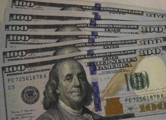 Dólar Cai Ao Menor Nível Em 21 Meses E Bolsa Bate Novo Recorde Dólar Cai Ao Menor Nível Em 21 Meses E Bolsa Bate Novo Recorde