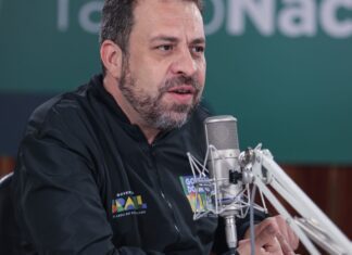 Governo quer aprovar fim da escala 6×1 até junho, diz Boulos Governo quer aprovar fim da escala 6x1 até junho, diz Boulos