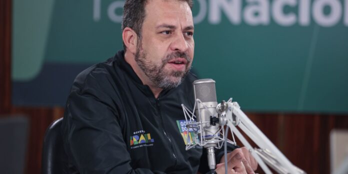 Governo quer aprovar fim da escala 6x1 até junho, diz Boulos