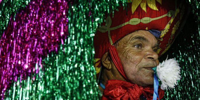 Maracatu Rural: tradição e resistência no Carnaval de Pernambuco Maracatu Rural: tradição e resistência no Carnaval de Pernambuco