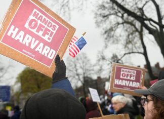 Pentágono anuncia fim de parceria com Harvard Pentágono anuncia fim de parceria com Harvard