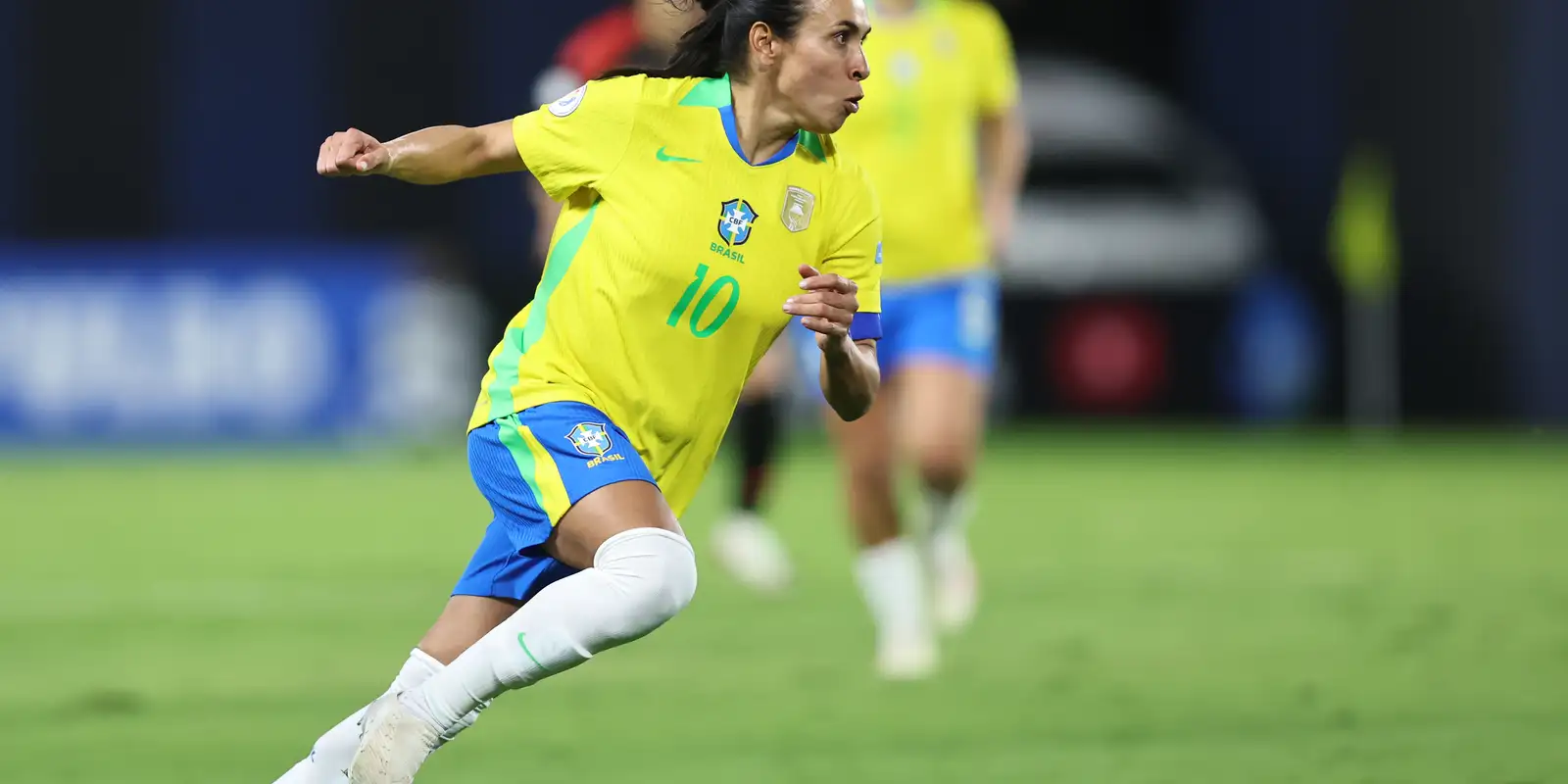 Referência dentro e fora dos campos, Rainha Marta completa 40 Referência dentro e fora dos campos, Rainha Marta completa 40 anos