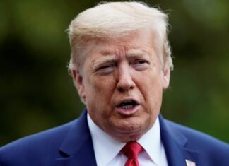 Trump posta vídeo racista com casal Obama como macacos Trump posta vídeo racista com casal Obama como macacos