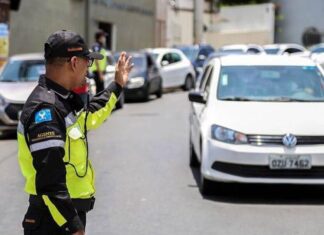 Furdunço E Fuzuê Alteram Trânsito Na Orla De Salvador Neste Fim De Semana