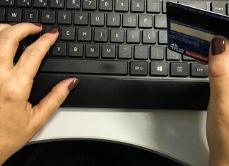 Juros do cartão de crédito pesam mais para famílias em fevereiro