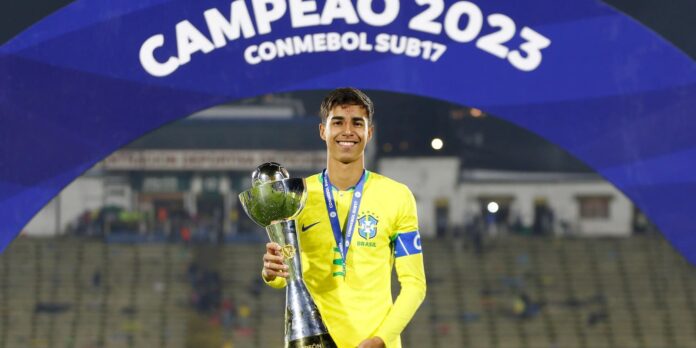 Carlo Ancelotti convoca o zagueiro Vitor Reis, do Girona