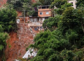 Chuvas mantêm áreas isoladas e reforçam vistorias em MG Chuvas mantêm áreas isoladas e reforçam vistorias em MG