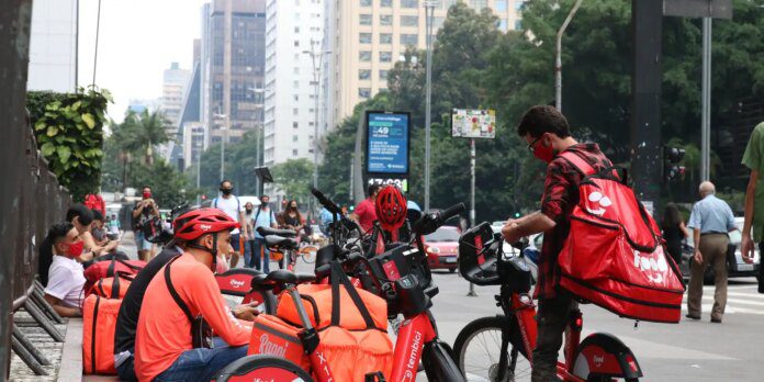 Governo apresenta proposta para regulamentar trabalho por aplicativo