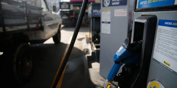Governo prepara medidas alternativas para conter alta do diesel