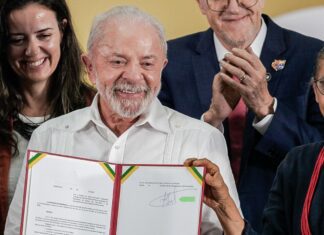 Lula anuncia a criação e ampliação de unidades de conservação federal Lula anuncia a criação e ampliação de unidades de conservação federal