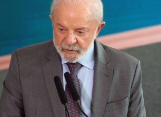 Lula vai a Bogotá para Cúpula que deve tratar de tensões na região Lula vai a Bogotá para Cúpula que deve tratar de tensões na região