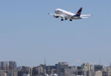 Petrobras reduz preço do querosene de aviação em 14,2% Mais de 4 mil brasileiros já conseguiram sair do Oriente Médio