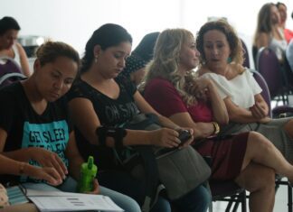 Mulheres que não desejam ter filhos ainda sofrem com o preconceito Mulheres que não desejam ter filhos ainda sofrem com o preconceito