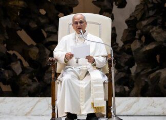 Papa Leão chama guerra no Oriente Médio de “escândalo” para humanidade Papa Leão chama guerra no Oriente Médio de "escândalo" para humanidade