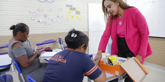 Projetos de EJA já podem se inscrever na Medalha Paulo Freire 2026