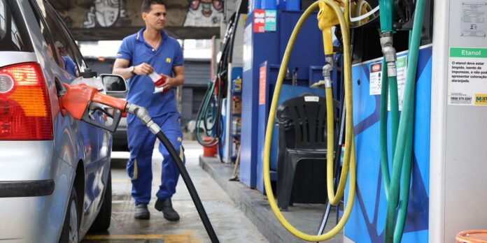 R$ 0,35 a menos: refinaria da Amazônia anuncia redução na gasolina
