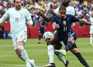 Raphinha e Wesley são cortados da seleção brasileira Raphinha e Wesley são cortados da seleção brasileira