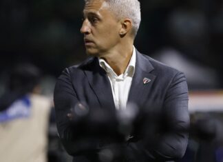 São Paulo anuncia demissão do técnico Hernán Crespo São Paulo anuncia demissão do técnico Hernán Crespo