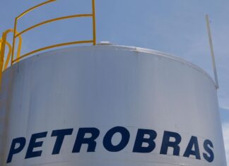 Setor de combustíveis sugere que Petrobras amplie importação de diesel Setor de combustíveis sugere que Petrobras amplie importação de diesel