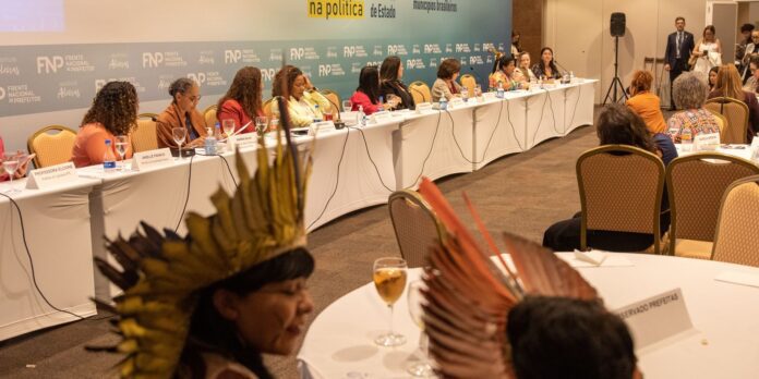 Viva Maria discute PL de iniciativa popular Mais Mulheres na Viva Maria discute PL de iniciativa popular Mais Mulheres na política