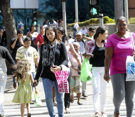 Desemprego sobe para 5,8% em fevereiro, mas é o menor para o trimestre