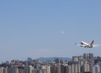 Petrobras anuncia que vai parcelar reajuste do querosene de aviação