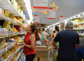 Fim da escala 6×1: estudos divergem sobre impactos no PIB e inflação
