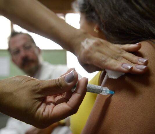 Empresas deverão informar trabalhadores sobre cânceres e vacina