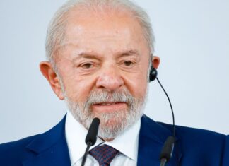 Lula chega à Alemanha para assinar parcerias comerciais e de inovação Lula chega à Alemanha para assinar parcerias comerciais e de inovação