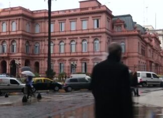 Milei proíbe acesso de jornalistas à Casa Rosada: “ataque à imprensa” Milei proíbe acesso de jornalistas à Casa Rosada: “ataque à imprensa”