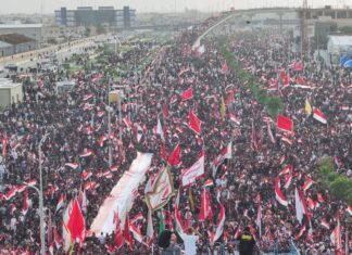 Multidões no Irã marcam 40º dia da morte do líder Supremo Khamenei Multidões no Irã marcam 40º dia da morte do líder Supremo Khamenei