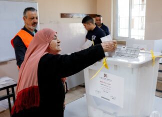 Palestinos vão às urnas em eleições municipais Palestinos vão às urnas em eleições municipais