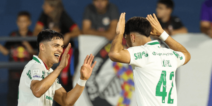 Palmeiras derrota Bragantino para manter liderança no Brasileiro Palmeiras derrota Bragantino para manter liderança no Brasileiro