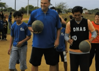 Projeto que Oscar Schmidt viabilizou vence torneio escolar nacional Projeto que Oscar Schmidt viabilizou vence torneio escolar nacional