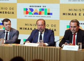 Governo cria subsídio de até R$ 0,89 para segurar preço da gasolina