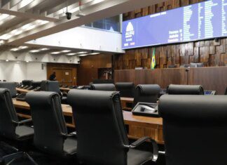 Alerj quer investigação sobre morte de pedreiros em ação da PM no Rio Alerj quer investigação sobre morte de pedreiros em ação da PM no Rio