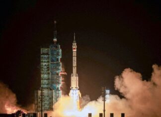 China envia astronauta para missão espacial de um ano China envia astronauta para missão espacial de um ano
