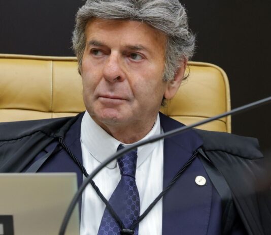 Fux nega pedido da Alerj e mantém desembargador como governador do Rio Fux nega pedido da Alerj e mantém desembargador como governador do Rio