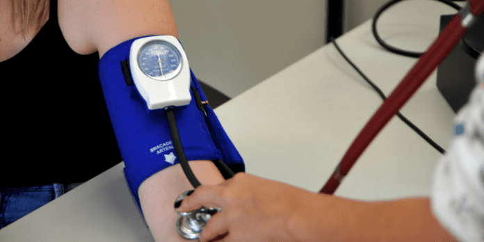 Hipertensão: doença silenciosa exige atenção e mudanças de hábitos